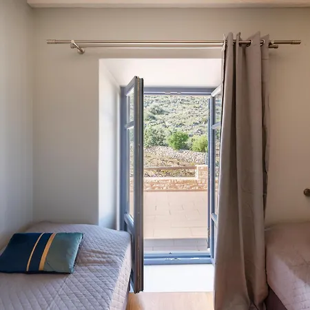 Paros Tranquility بيت للعطل