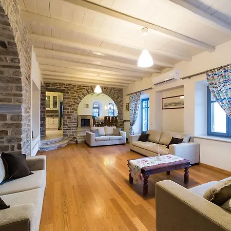 Paros Tranquility بيت للعطل *